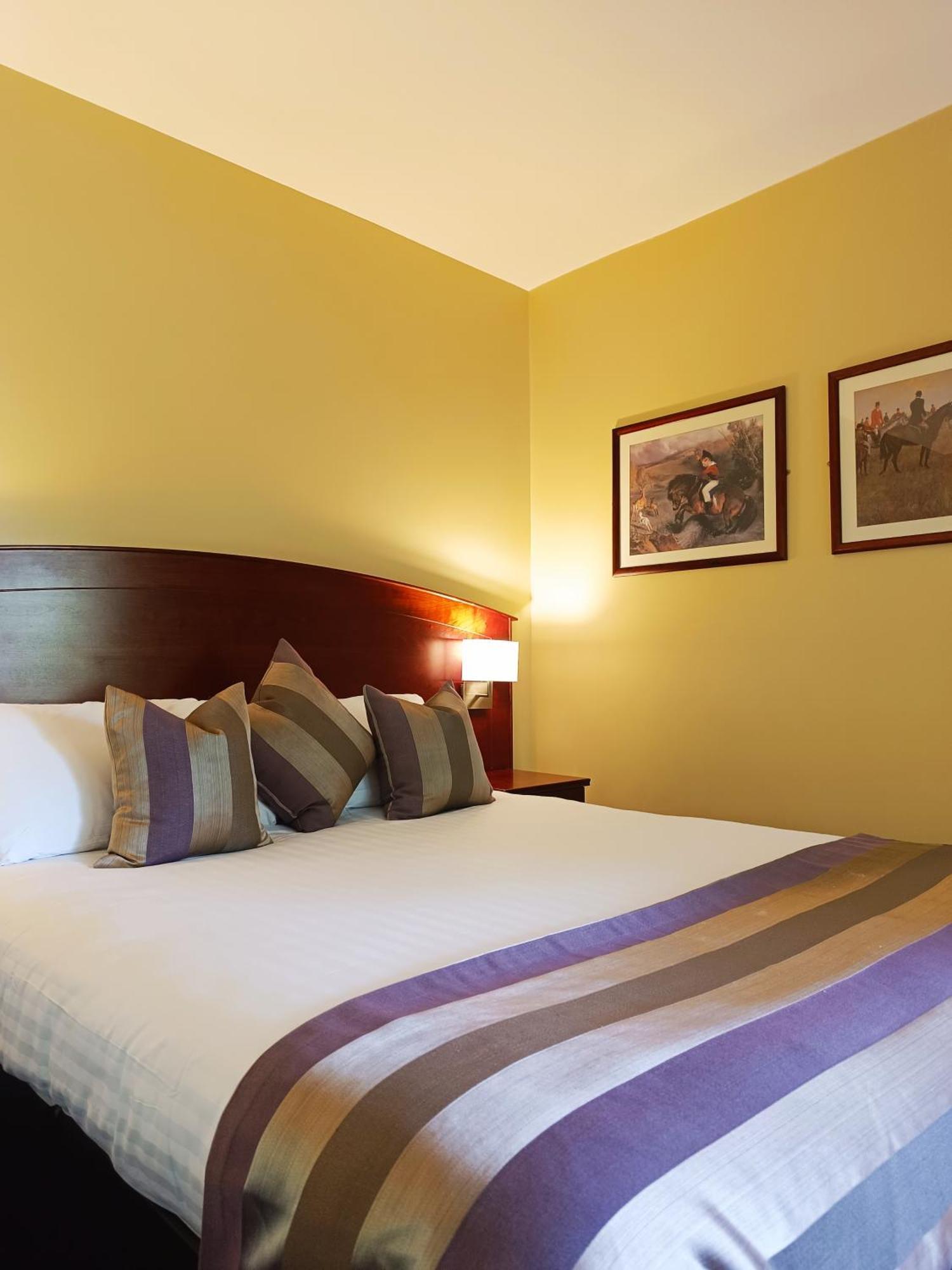 Aherlow House Hotel & Lodges Экстерьер фото