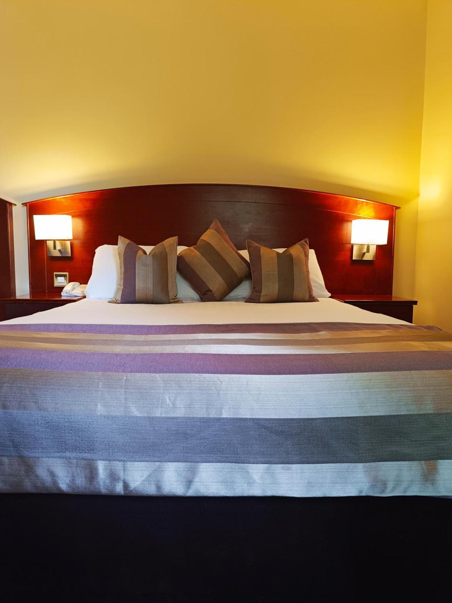 Aherlow House Hotel & Lodges Экстерьер фото