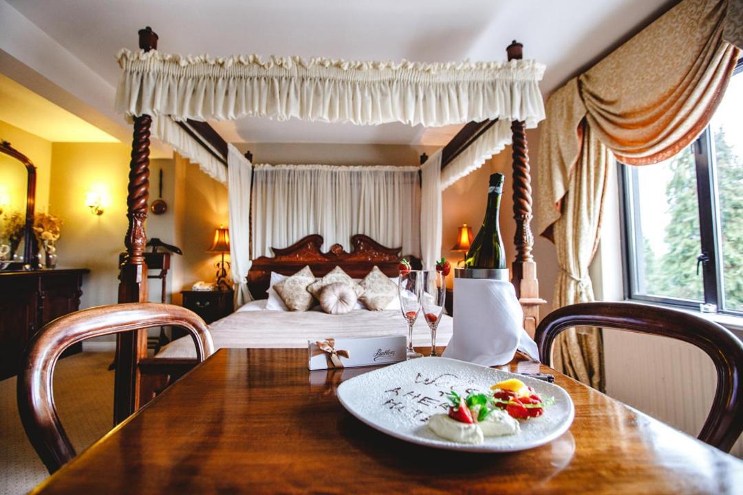 Aherlow House Hotel & Lodges Экстерьер фото