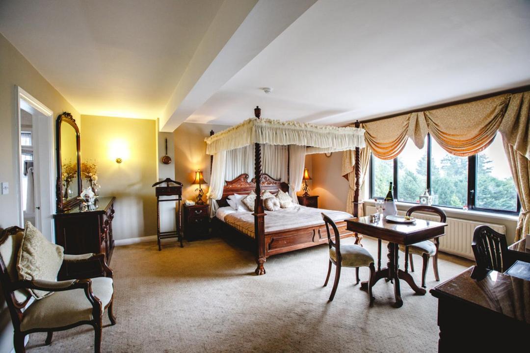 Aherlow House Hotel & Lodges Экстерьер фото