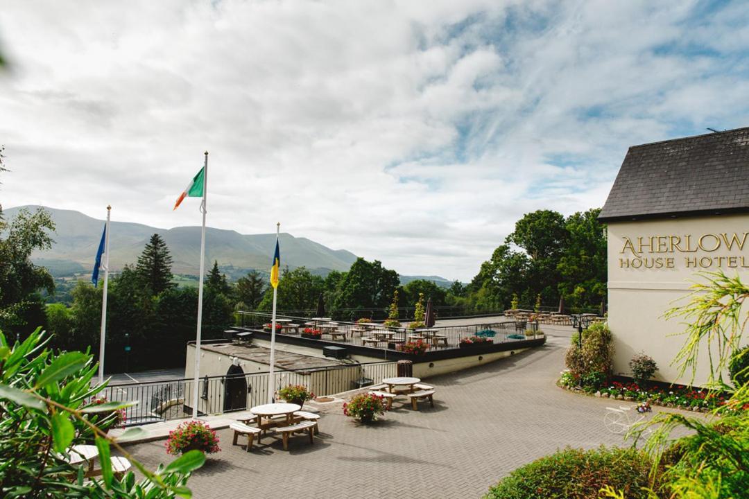 Aherlow House Hotel & Lodges Экстерьер фото